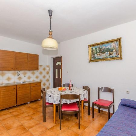 Apartments Drazen Stomorska Exterior foto